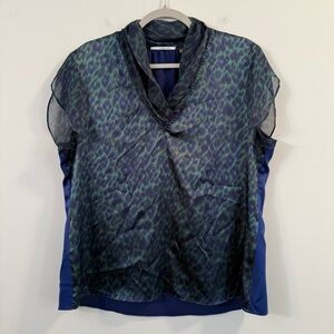 T Tahari Blue and Green leopard short sleeve Patterned Blouse size large